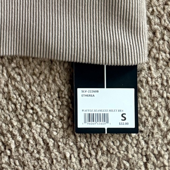 Velocity Textured Beige Sports Bra - Picture 4 of 4